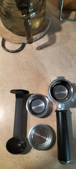 EKSPRES DeLonghi kolbowy