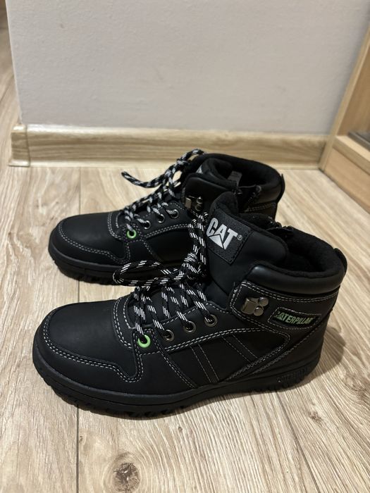 Buty dziecięce.                        .,!