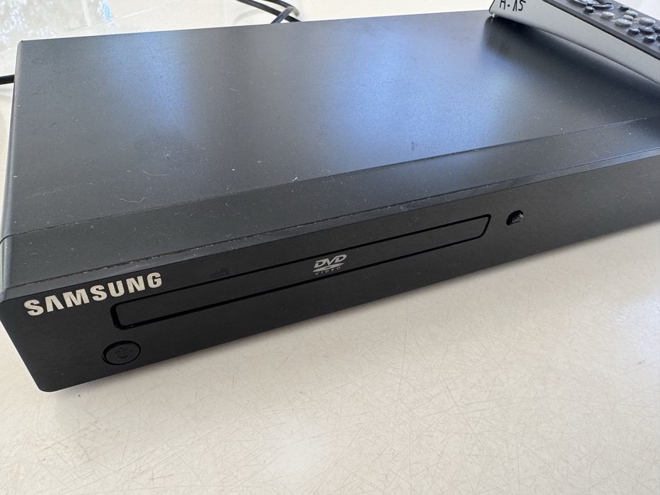 Samsung DVD-1080P8 + oryginalny pilot