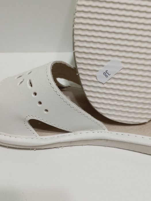 Skórzane pantofle damskie, rozmiar 38