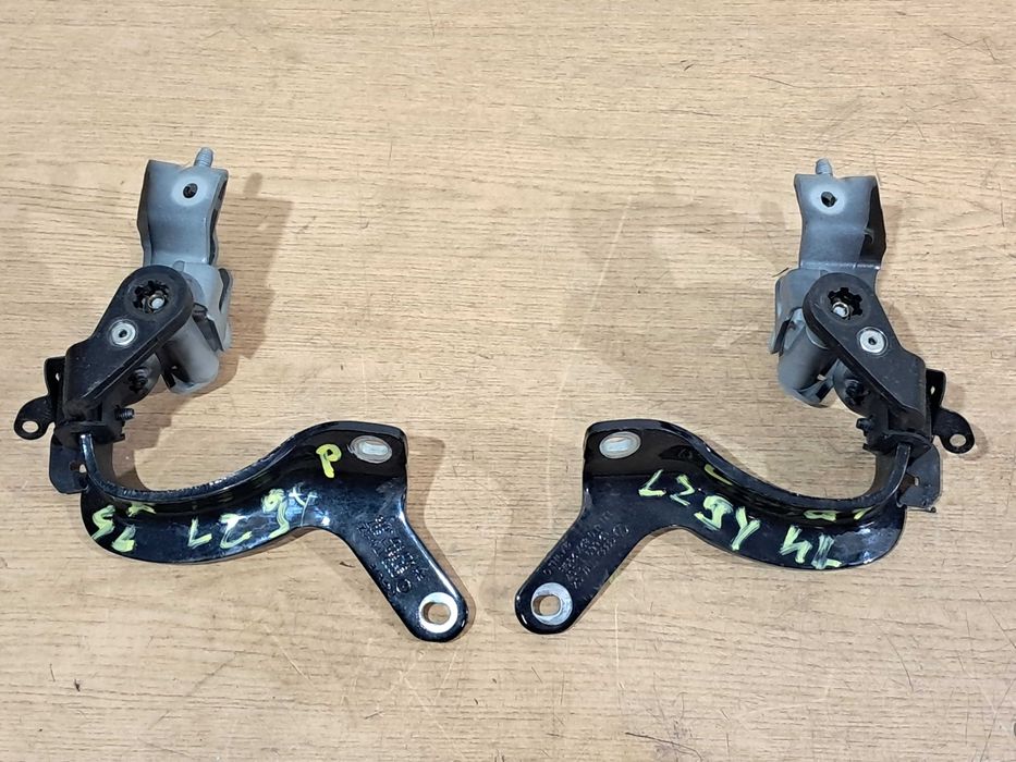 Zawias zawiasy klapy 2 szt komplet prawy lewy AUDI Q7 4L