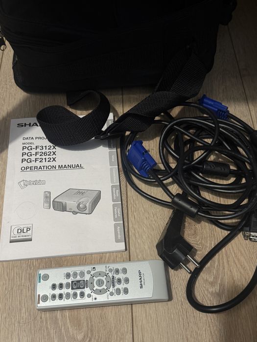 projektor sharp pg-f312x