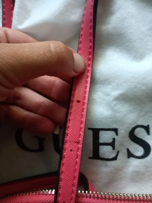 Mala rosa  a tiracolo Guess