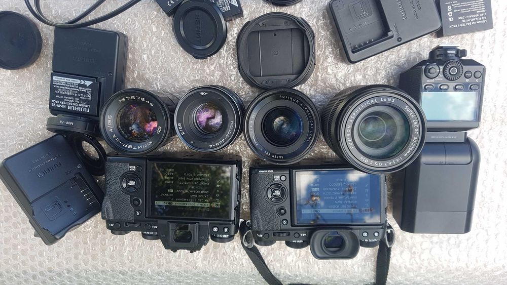 Fujifilm XT2 XT3 з об'єктивами