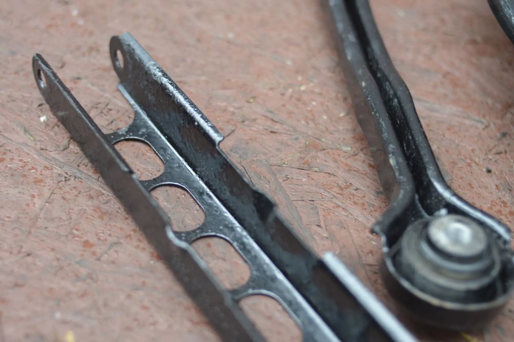 bmw e90 / e81 / e87 / e91 / e92 / e93 oryginalne wahacze tył lewe / p