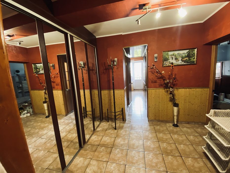 Здаю в довгострокову оренду