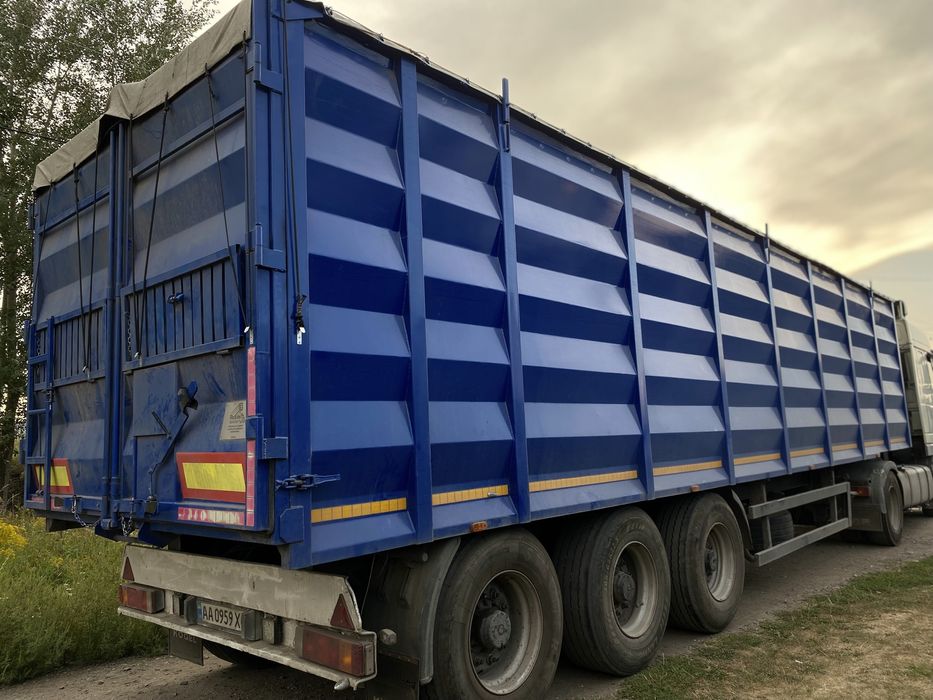 Полуприцеп -зерновоз