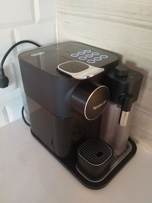 Vendo máquina de café Nespresso Delonghi Gran Latissima