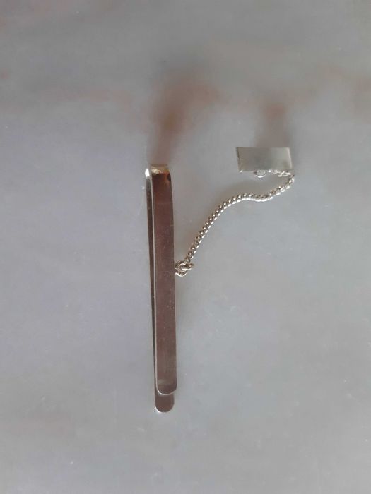 Alfinete prata contrastada para gravata, Novo