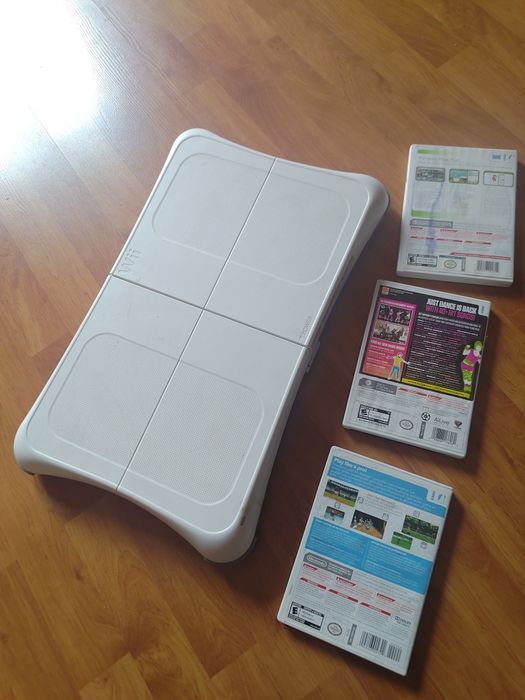 Nintendo Wii Balance Board + 3 gry: Wii Sports, Wii Fit Plus i Just Dance 2