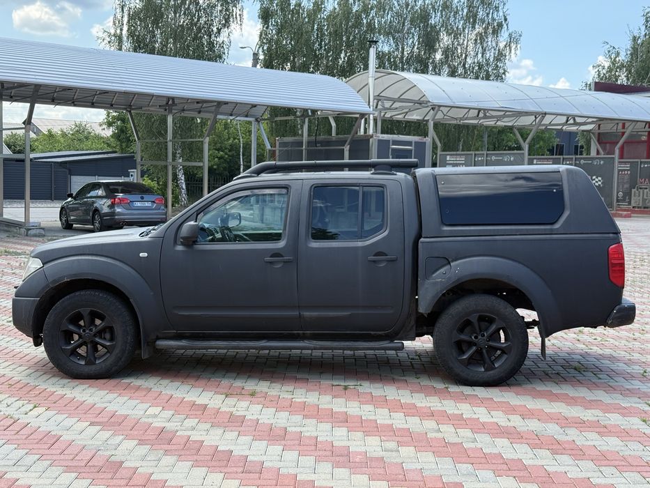 Продам Nissan Navara 4x4 лівий руль