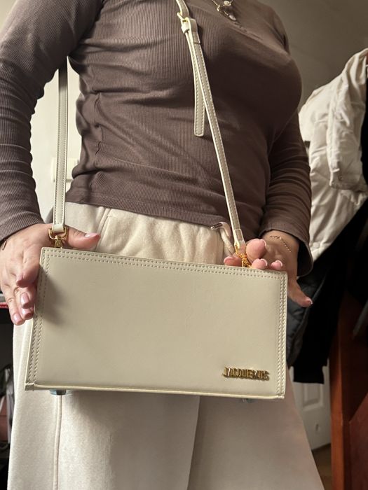 Jacquemus mleczna 26 cm