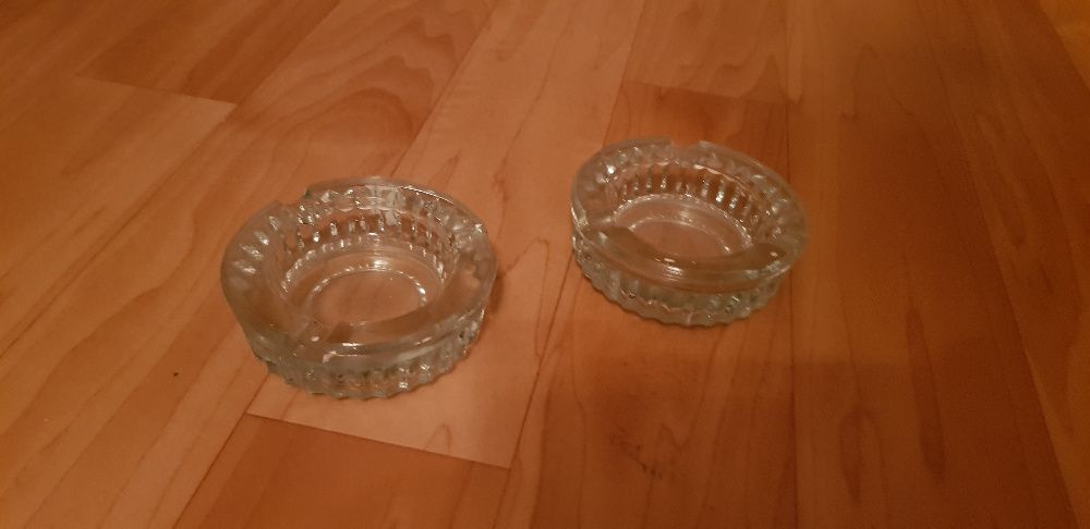 Kryształowe popielniczki