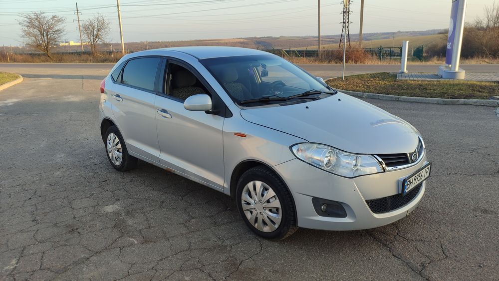 Автомобиль Zaz Forza 1.5 бензин