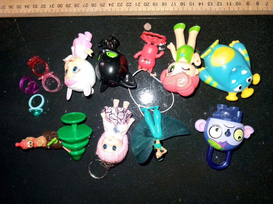 Игрушки фигурки одним лотом.