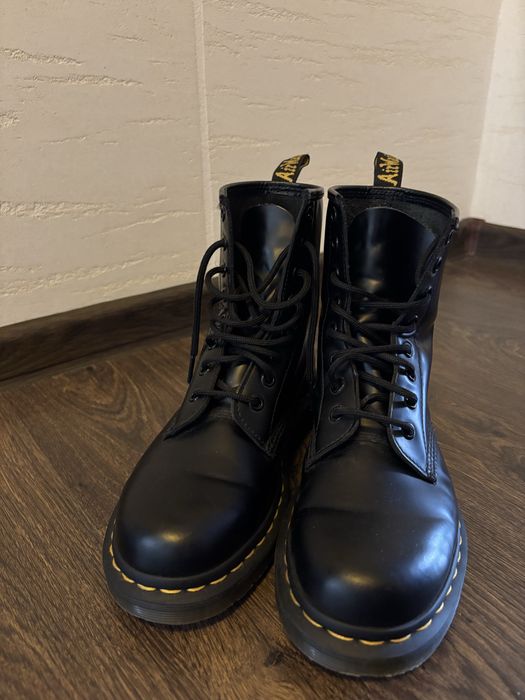 Жіночі класичні черевики Dr. Martens 1460.