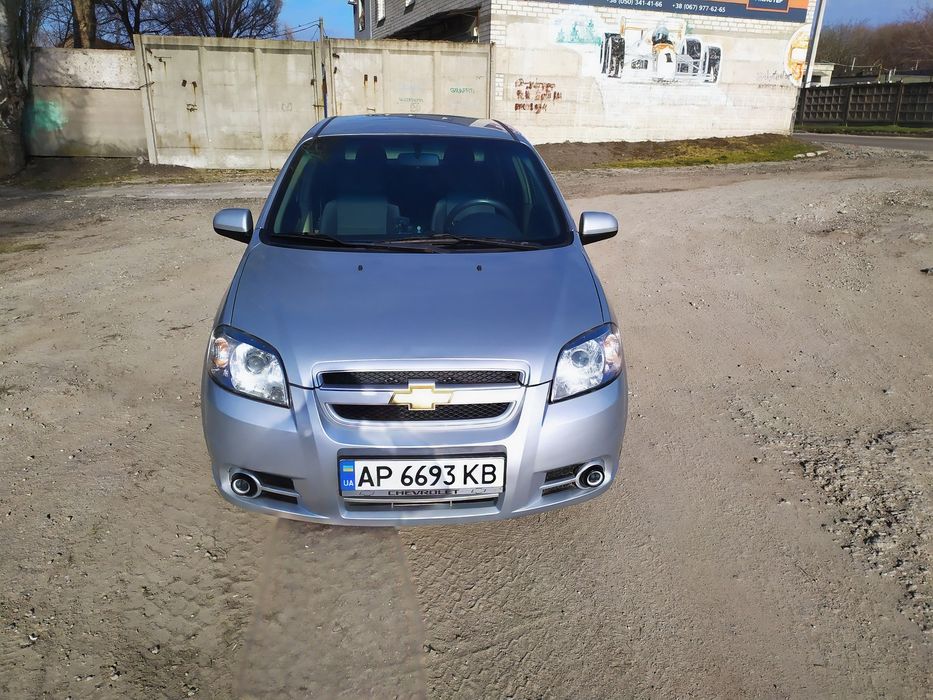 Продам Авео 2008 р 1.6 газ бензин