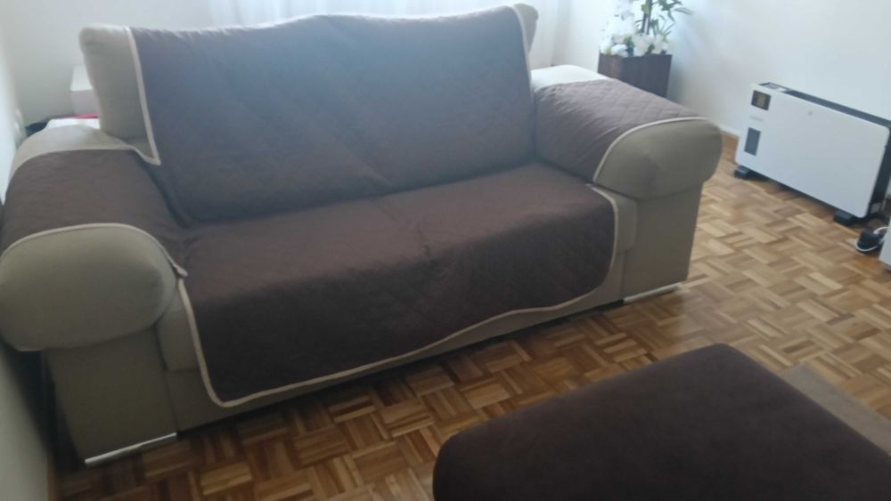 Sofá de e 2 lugares impecável bom preço!