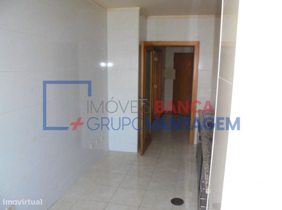 Apartamento T2 com varanda em Canelas, V.N.Gaia