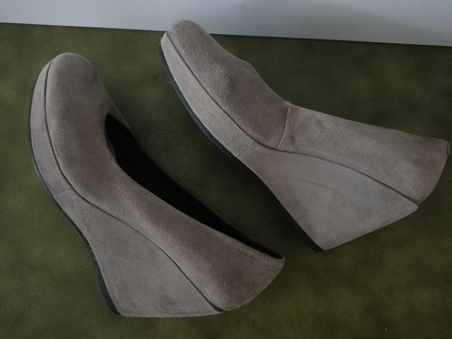 Buty damskie na koturnie roz. 38