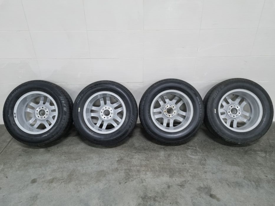 Диски колісні с резиною на BMW R17