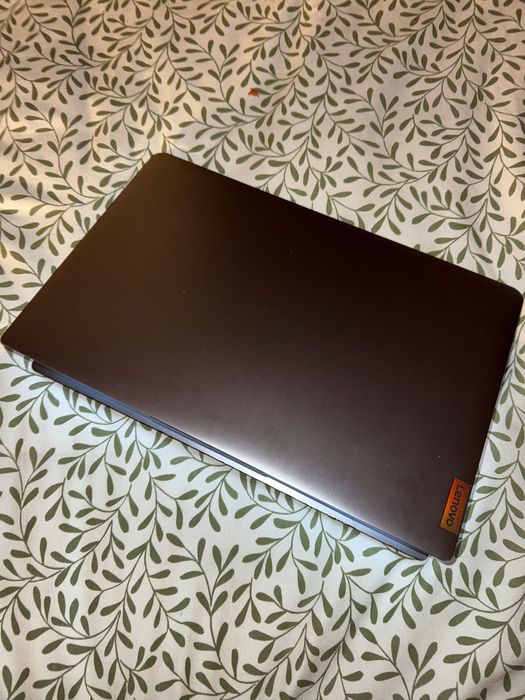 Portátil Lenovo IdeaPad 3
