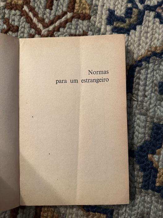 Livro “Normas para um Estrangeiro”
