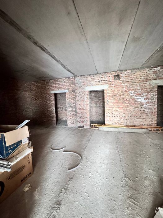 Продаж комерційних приміщень с.Цумань