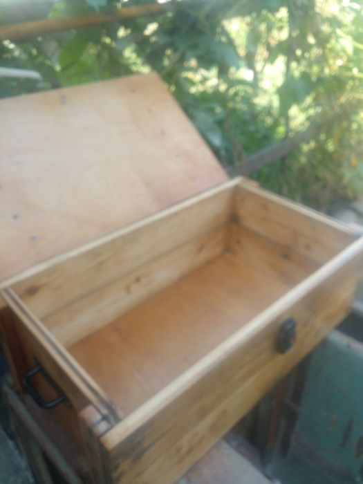 Сундук деревянный