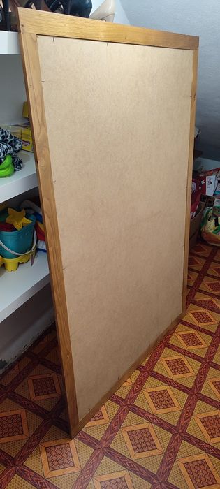 Espelho de móvel em madeira