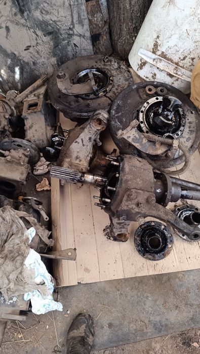 Продам поворотный кулак ЗИЛ 131