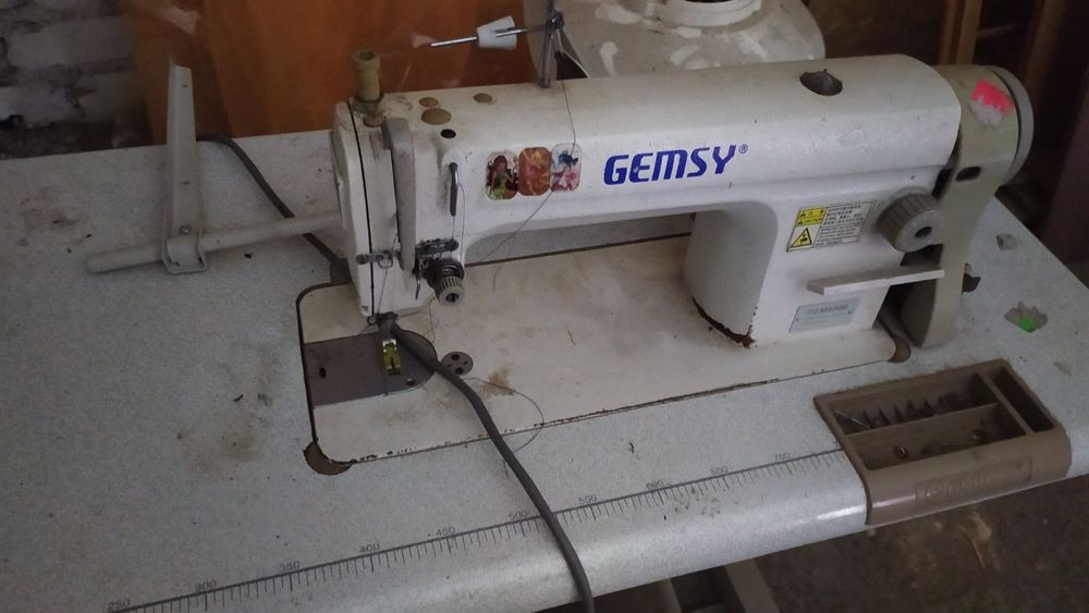 Запчасти швейной машины оверлока