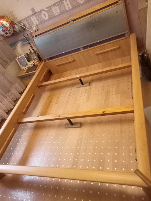 Продам 2-х спальную кровать