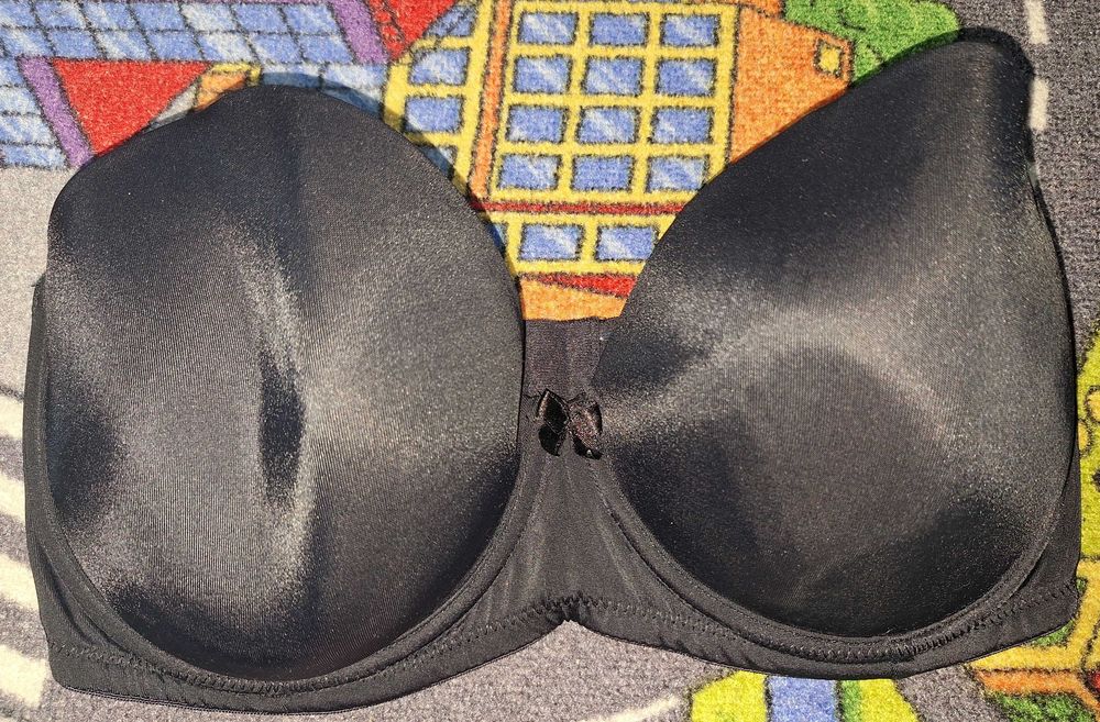 Biustonosz z fiszbinami Pour Moi 80F (36E).