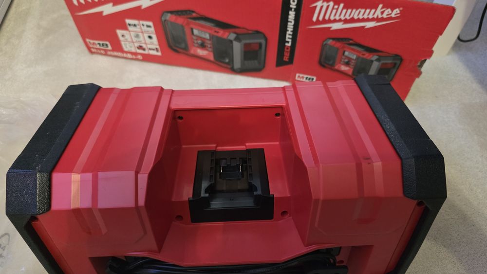 Fabrycznie nowe radio FM DAB+ Milwaukee M18 JSRDAB+-0