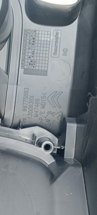 Consola central com apoio de braço para Citroen C4 Catus e Peugeot 308 Ano 2015 a 2020