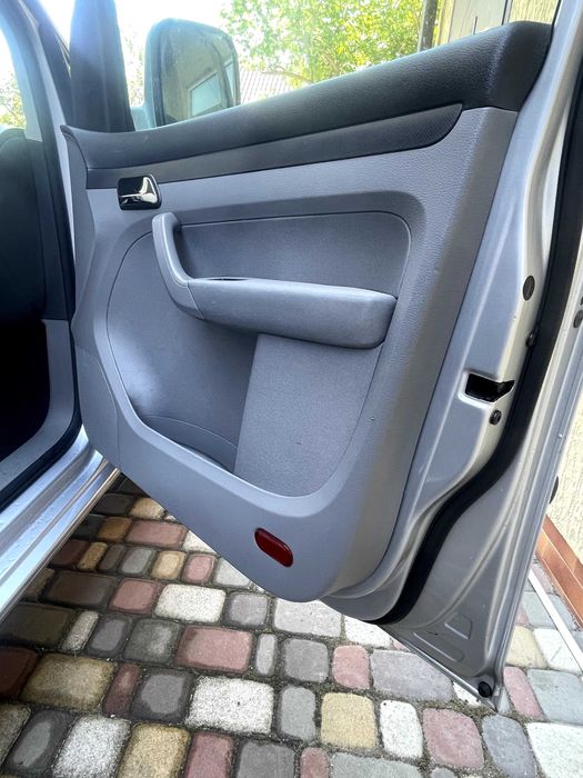 volkswagen caddy 1.6 бензин
