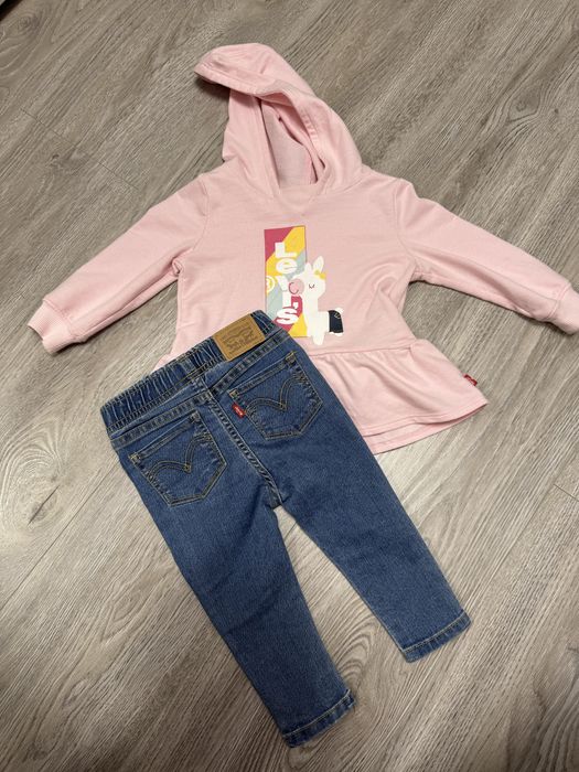 Костюм джинси і кофтина Levis на дівчинку 9-12 місяців