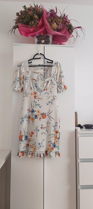 River island sukienka w kwiaty z wiązaniem na plecach