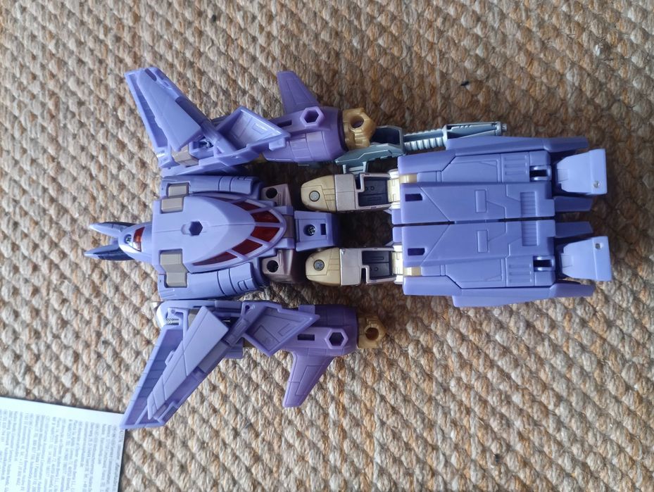 Cyclonus - war for cybertron trilogy Kingdom (voyager class)