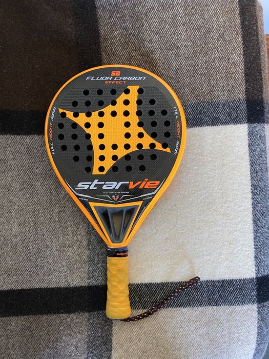 Raquete de padel da starvie laranja e preta