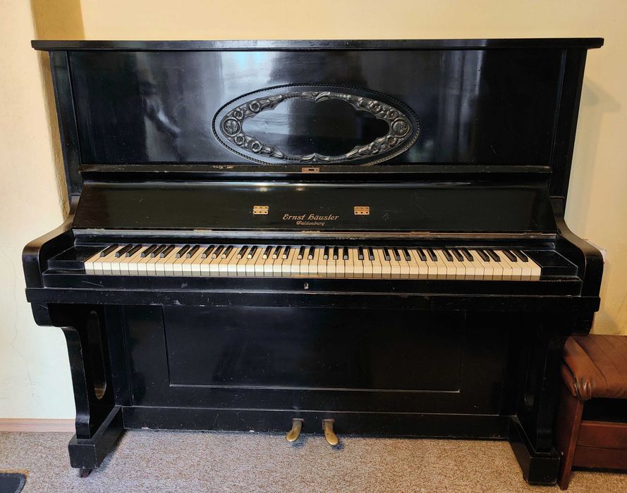 Pianino Ernst Häusler