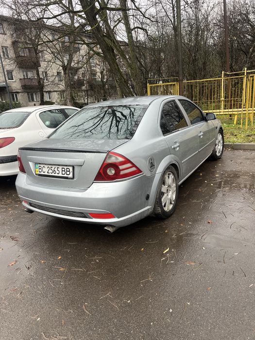 Ford mondeo  3 2.5 v6. 1800 на віддачу)