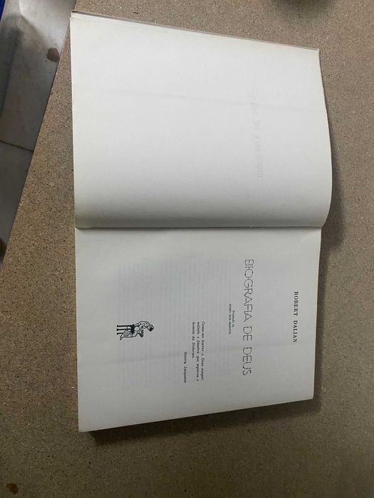 Biografia de Deus (Robert Dalian)