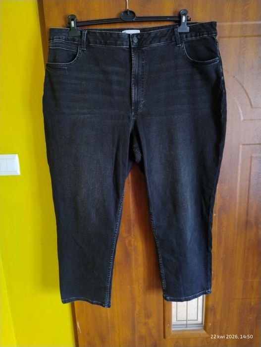 R 50 Asos design Curve – Dopasowane jeansy mom fit w kolorze spranej czerni