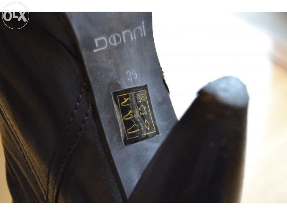 Botas de pele cano alto salto alto