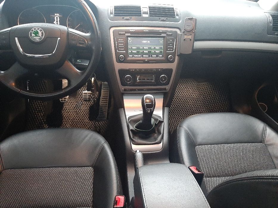 LED подсветка пространства ног Шкода Гольф Пассат