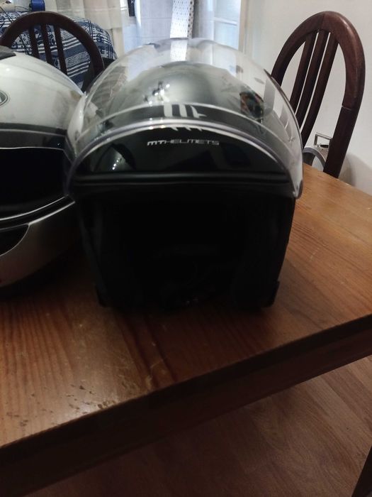 capacetes em bom estado