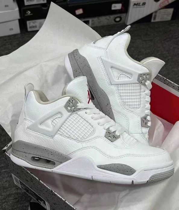 Jordan_4_Retro_White_Oreo R.40