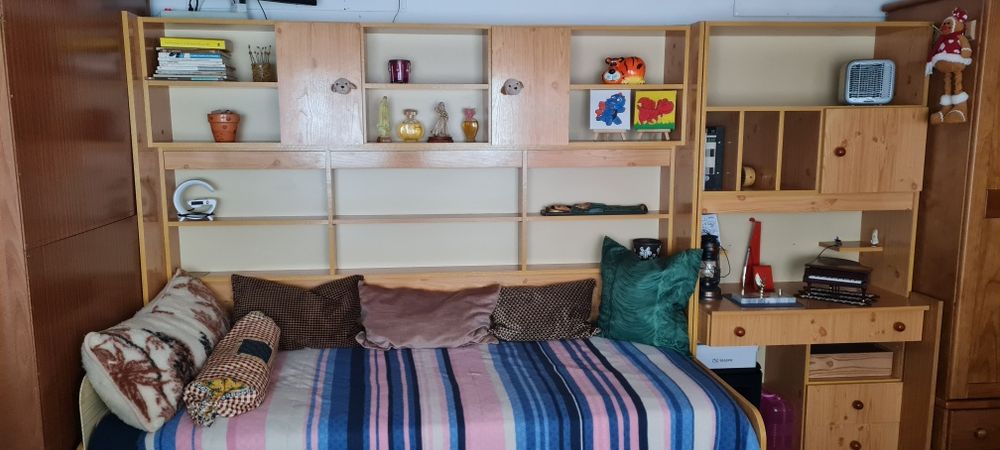 Cama dupla solteiro com escravaninha